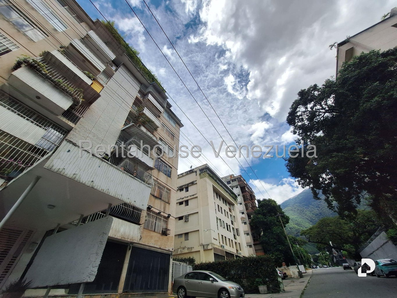 Apartment in Los Palos Grandes, Caracas – 1