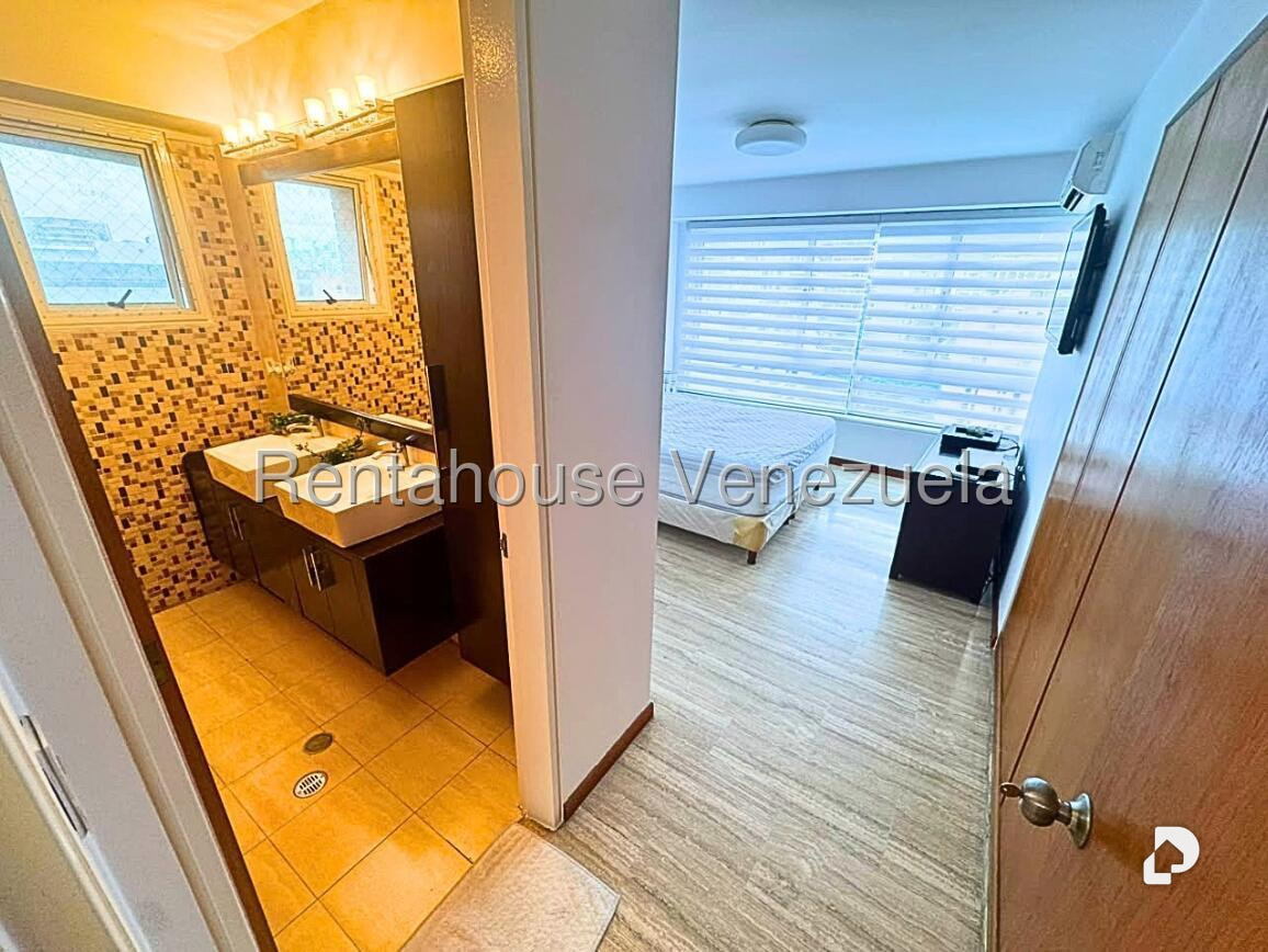 Apartamento en El Rosal, Caracas – 18