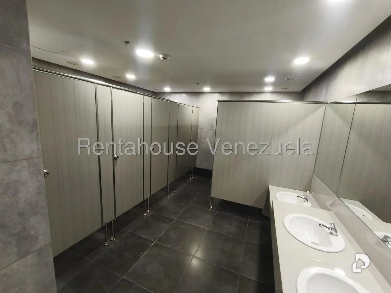 Oficina en Campo Alegre, Caracas – 18