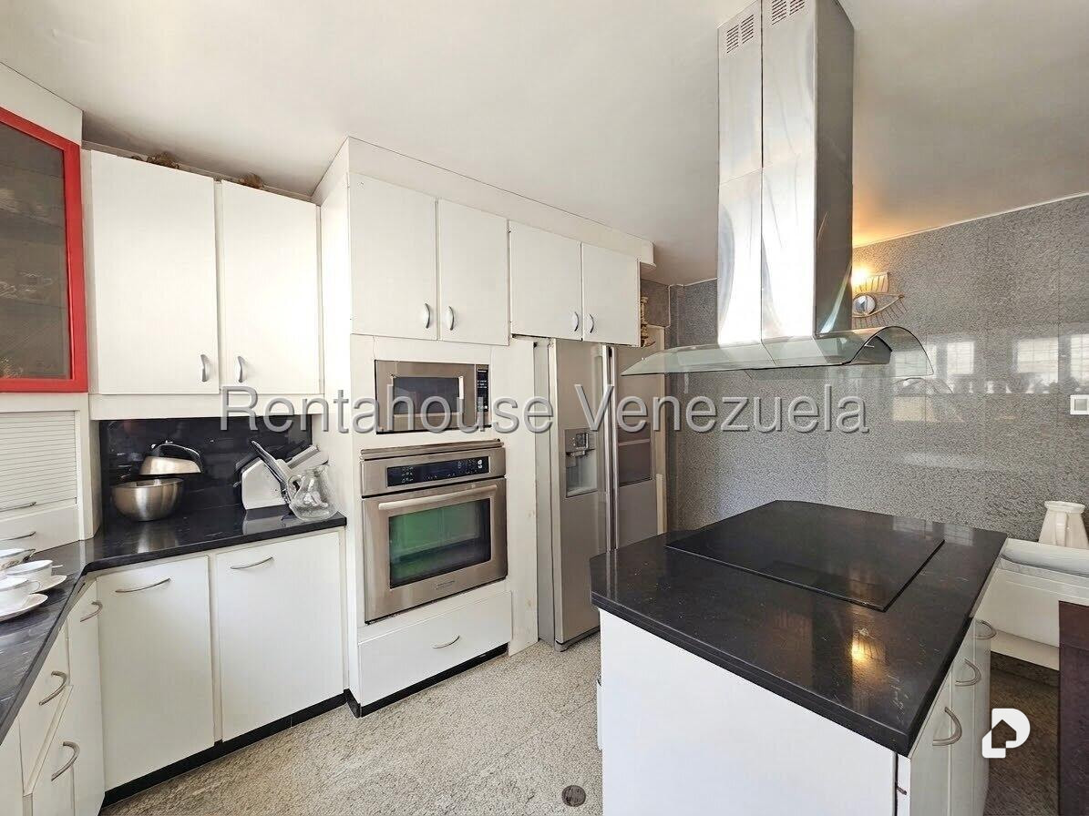 Casa en Lomas de La Lagunita, Caracas – 13