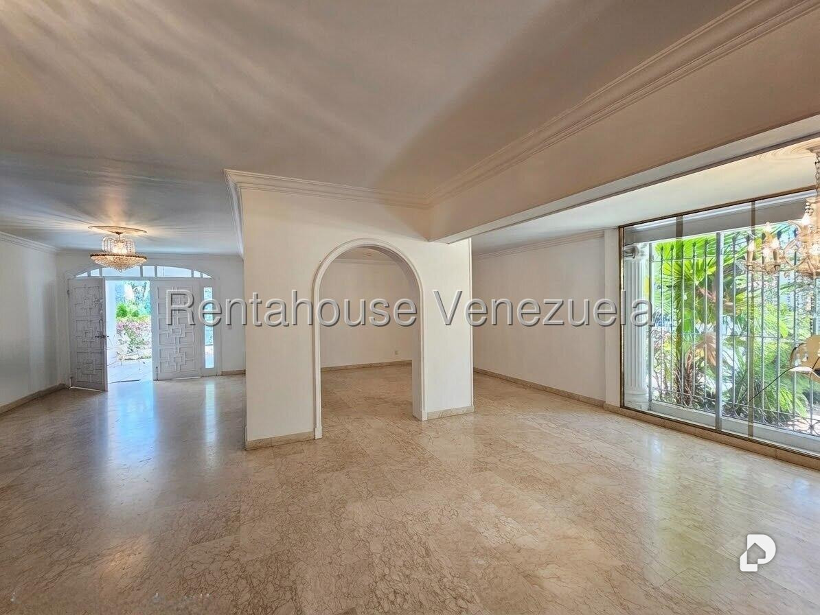Casa en Lomas de La Lagunita, Caracas – 15