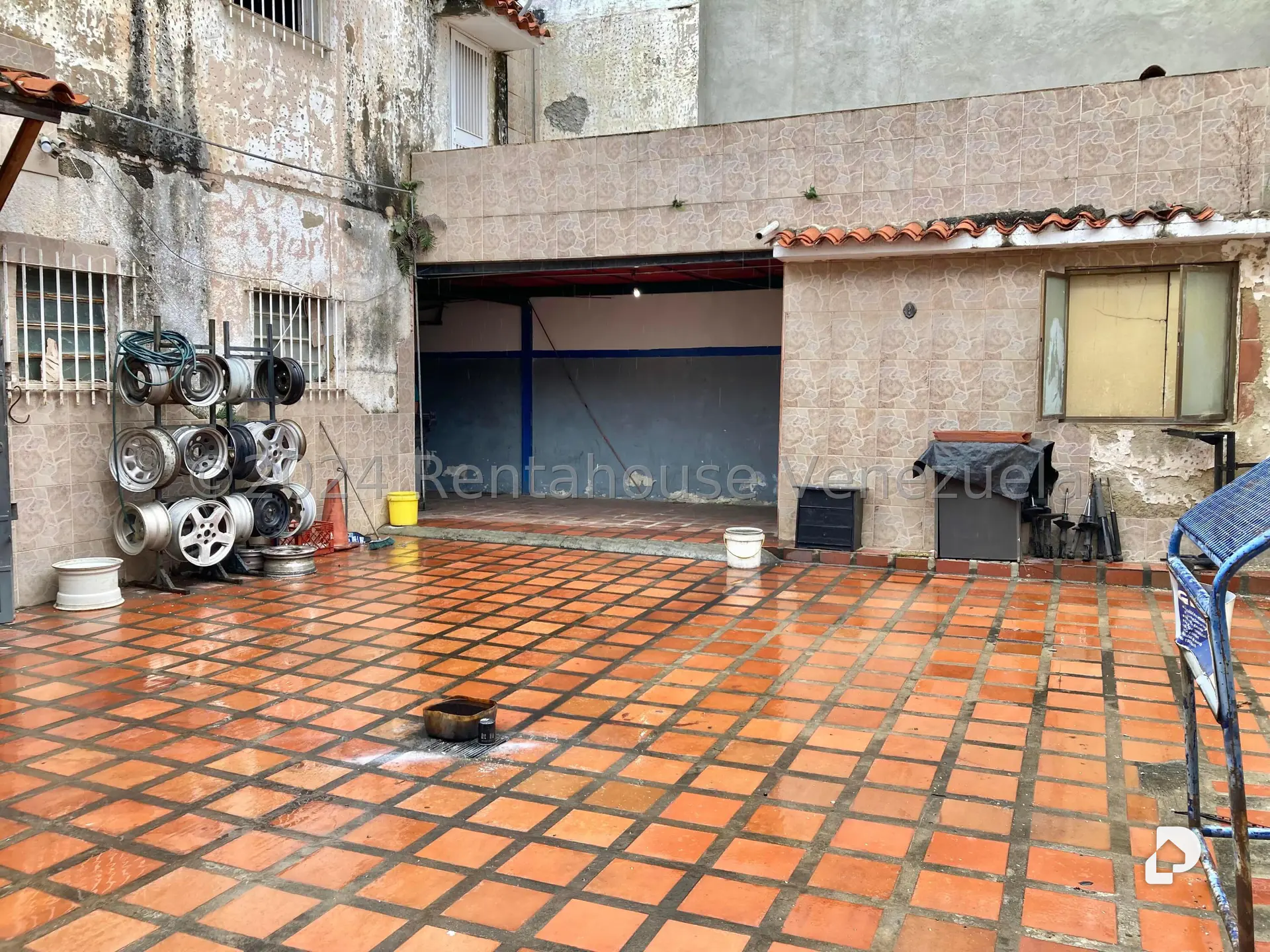 Local comercial en El Paraíso, Caracas – 18
