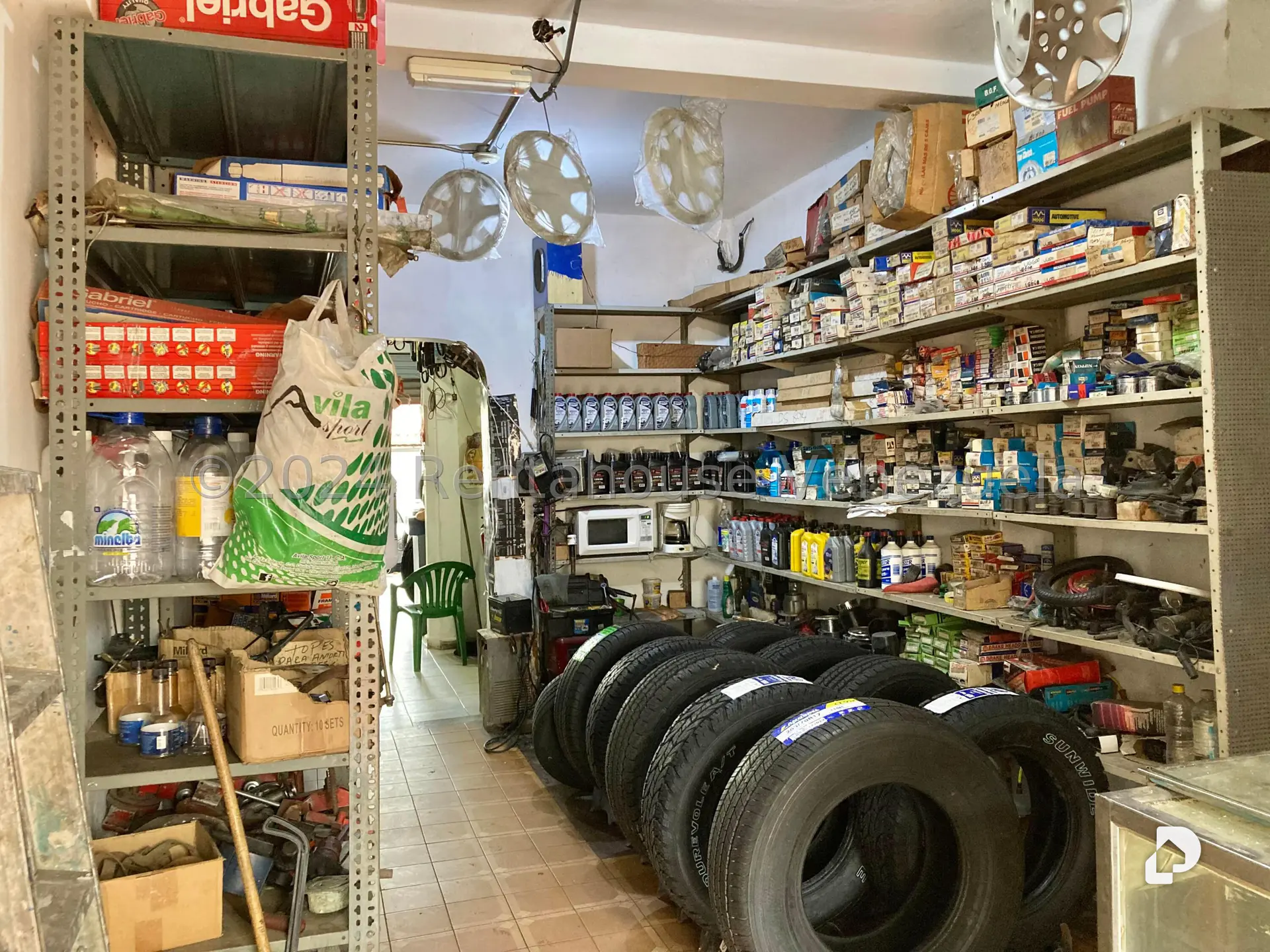 Local comercial en El Paraíso, Caracas – 11