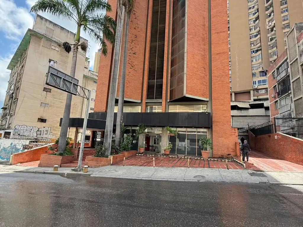 Building in Bello Monte, Caracas - 1