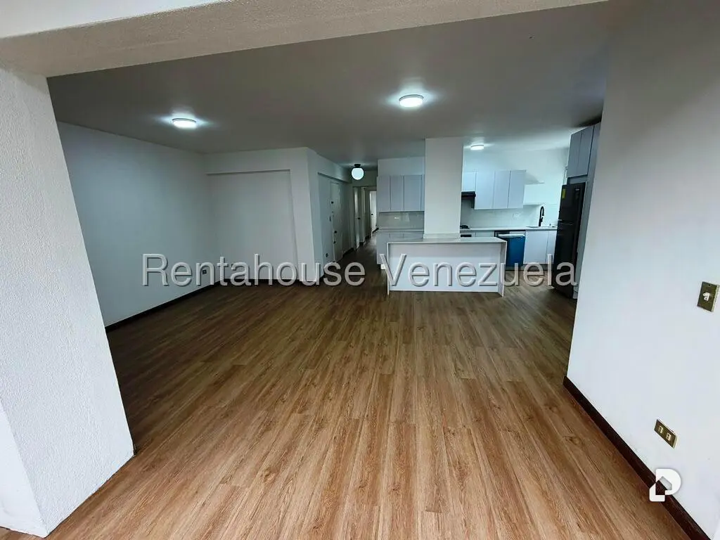 Apartamento en Los Palos Grandes, Caracas – 15