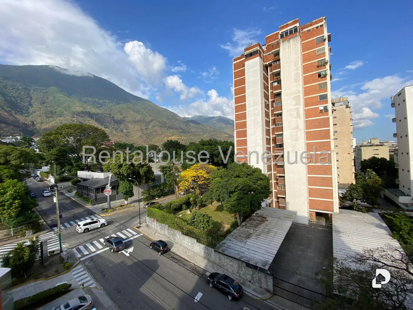 Apartamento en Los Palos Grandes, Caracas – 13