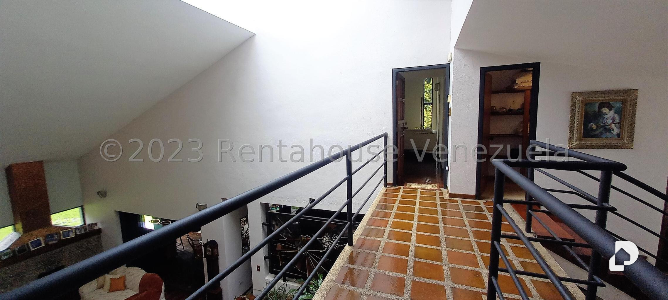House in La Lagunita Country Club, Caracas – 37