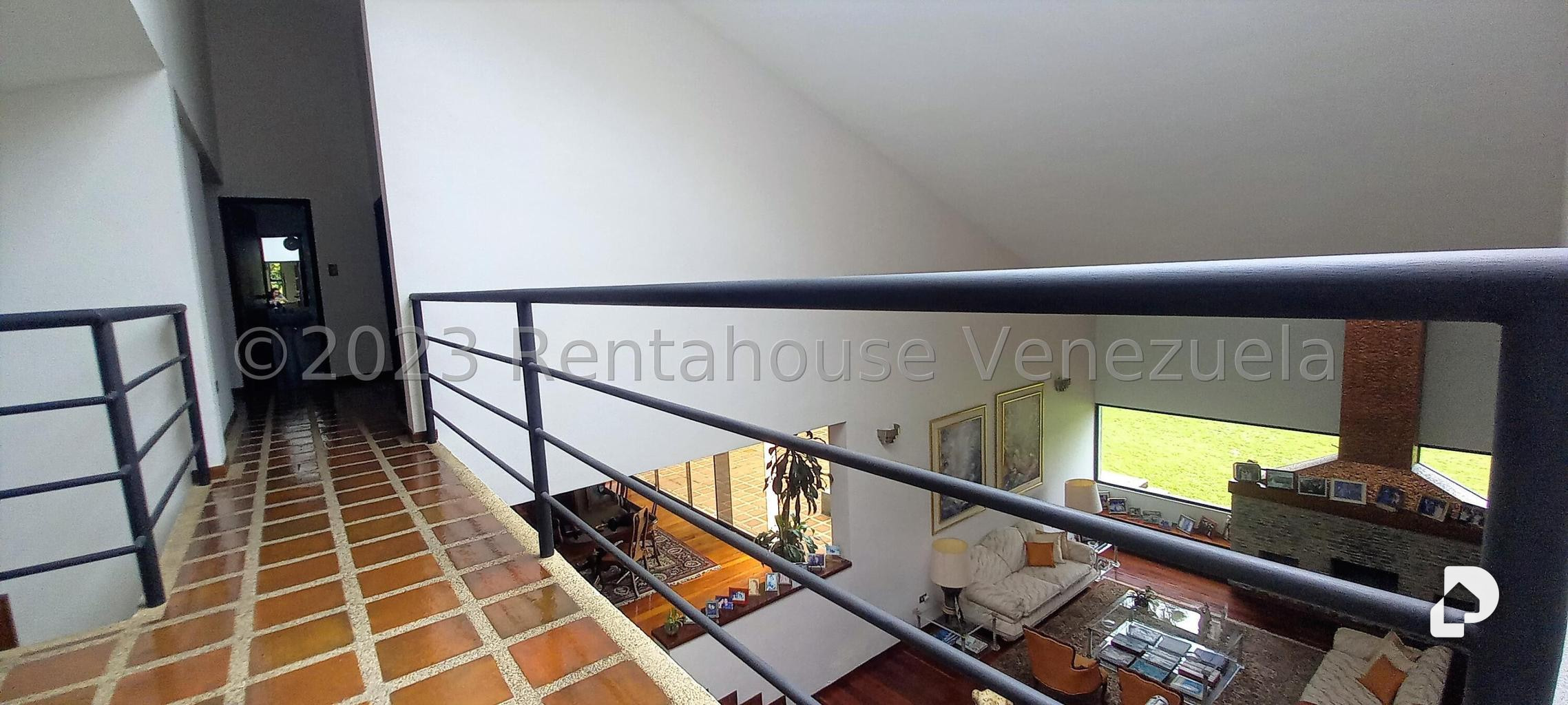 House in La Lagunita Country Club, Caracas – 16