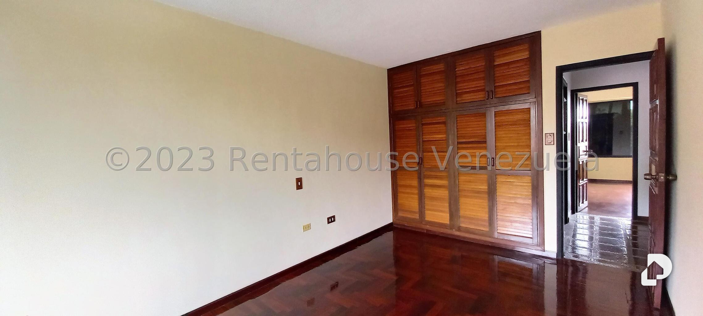 House in La Lagunita Country Club, Caracas – 27