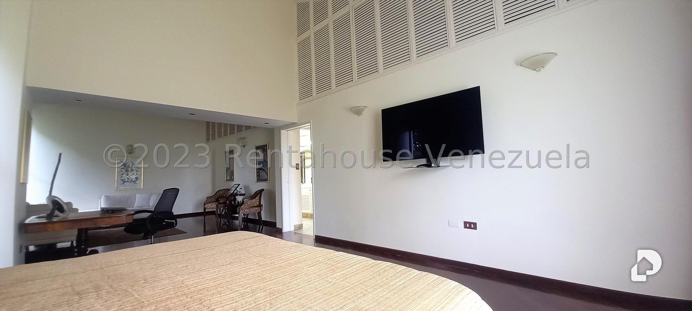 House in La Lagunita Country Club, Caracas – 47