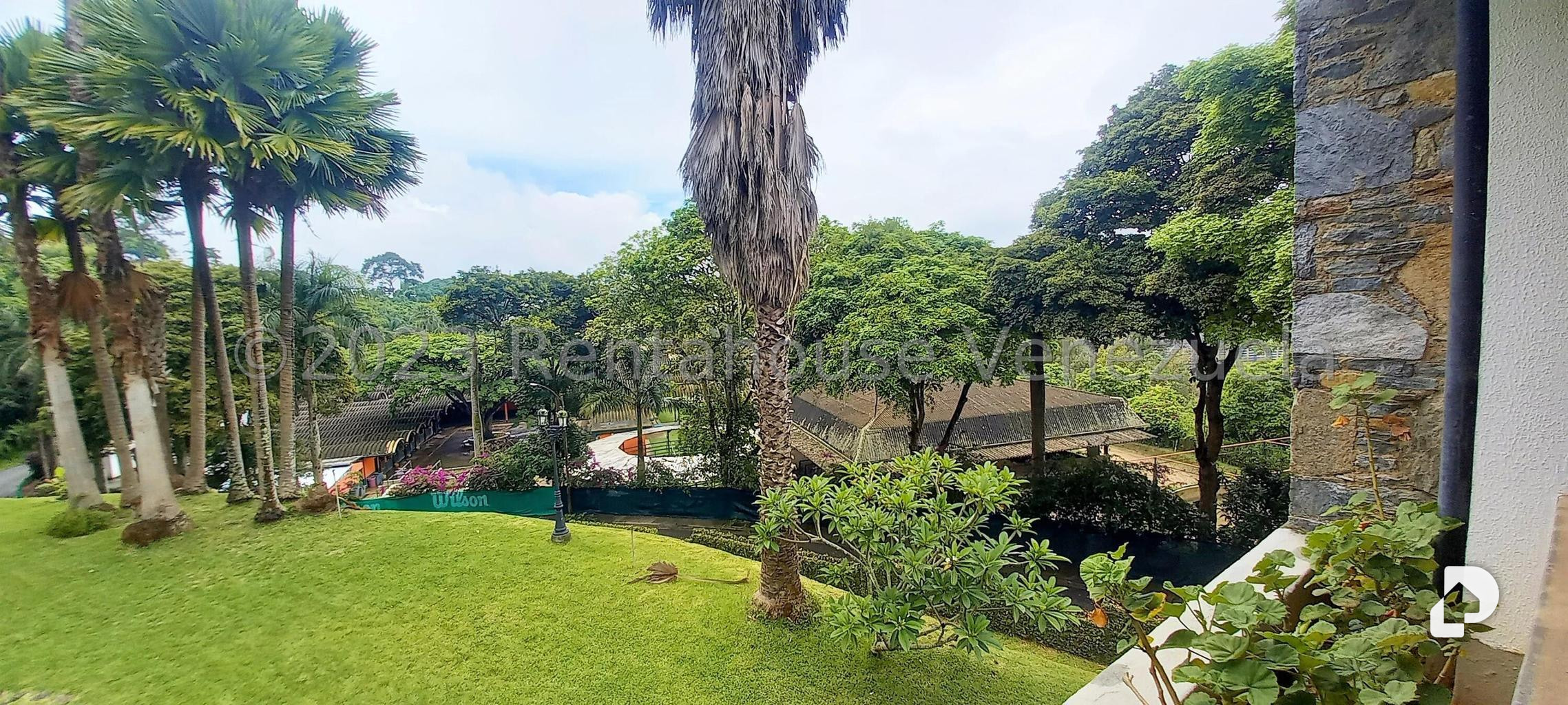 House in La Lagunita Country Club, Caracas – 53