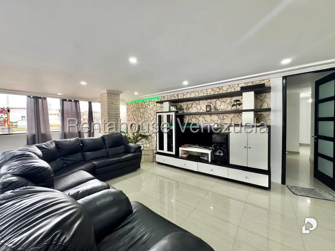 Apartamento en La Urbina, Caracas – 2