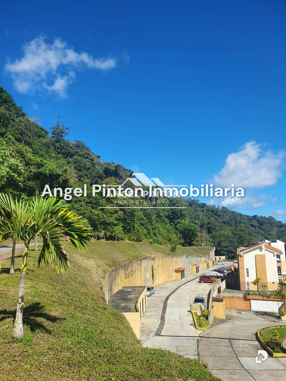 Casa en Hoyo de la Puerta, Caracas – 1