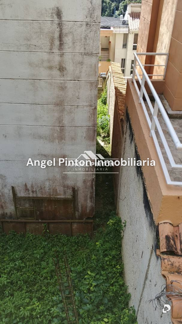 Casa en Hoyo de la Puerta, Caracas – 23