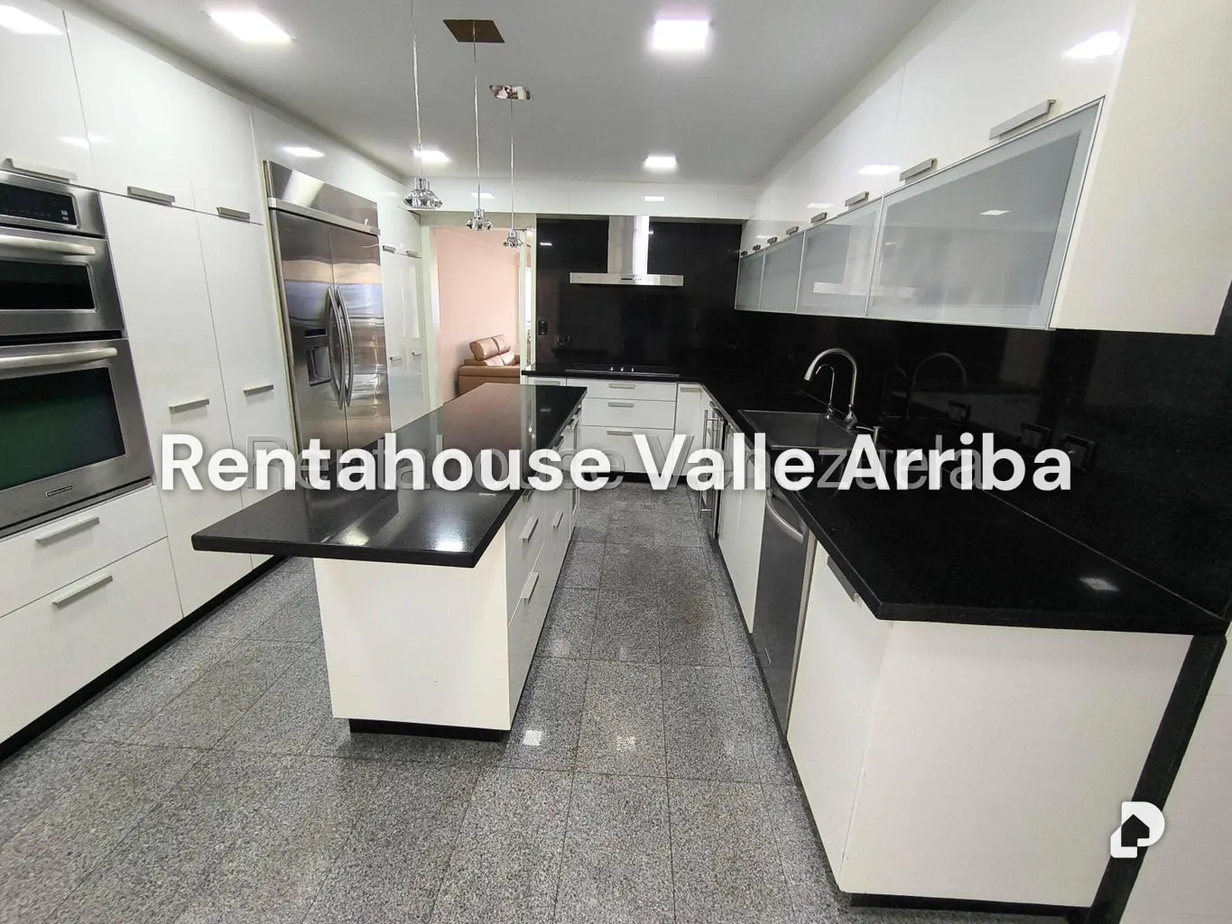 Apartamento en Lomas de La Lagunita, Caracas – 14