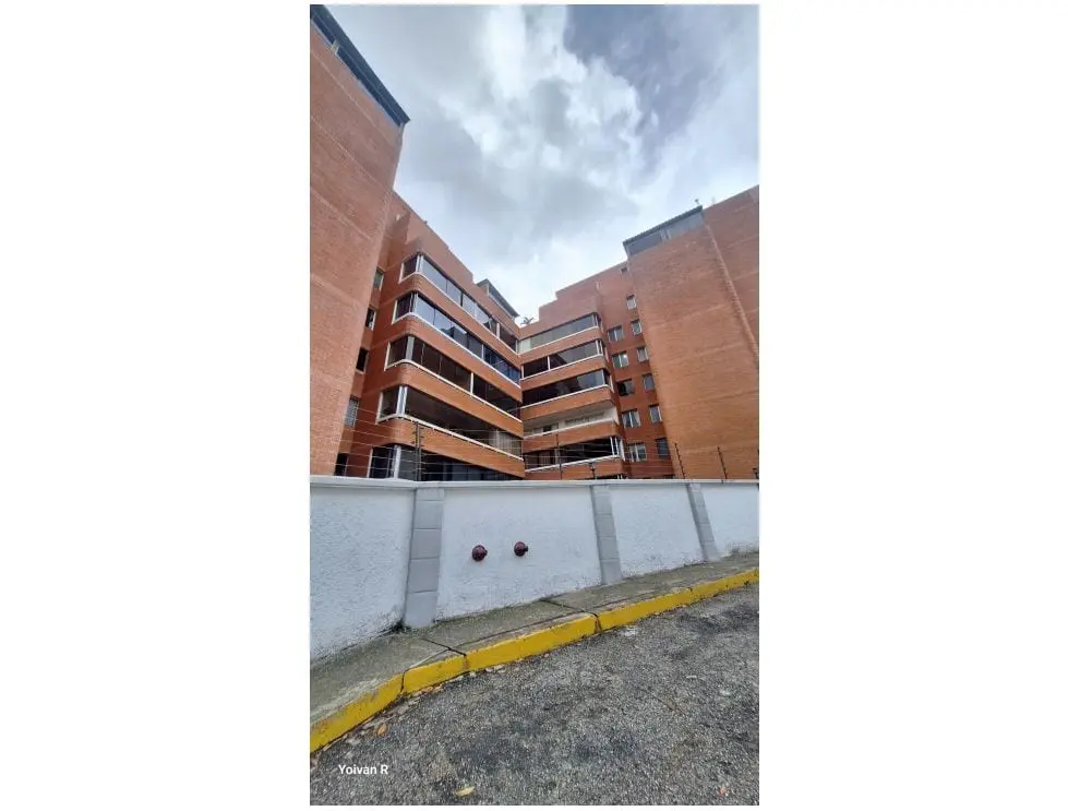 Apartamento en El Picacho, Altos Mirandinos - 1