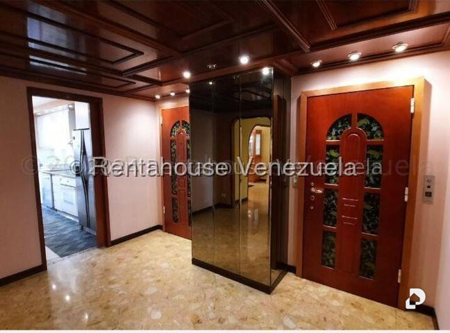 Apartamento en El Rosal, Caracas – 2