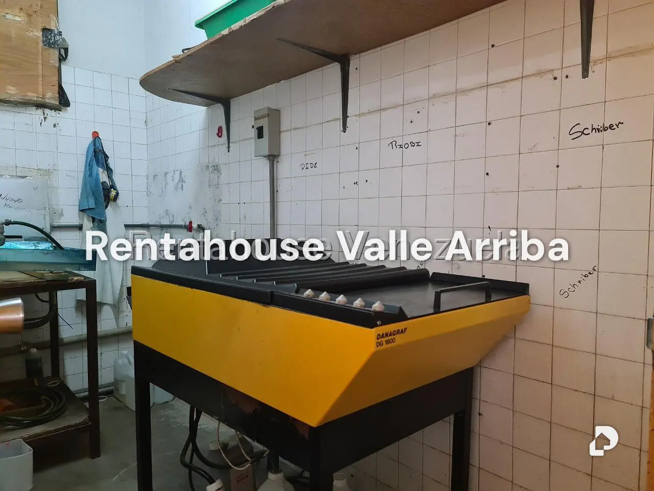 Local comercial en Palo Verde, Caracas – 17