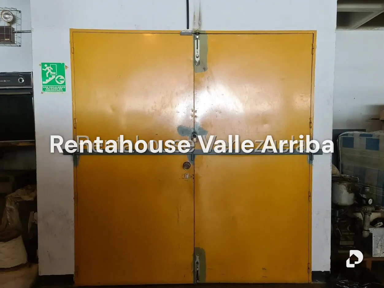 Local comercial en Palo Verde, Caracas – 28