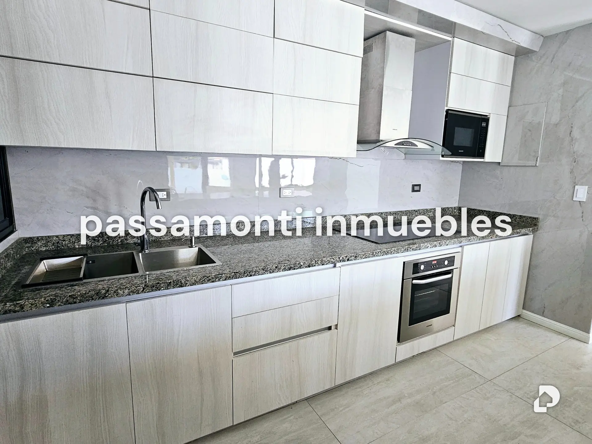 House in Paraiso, Pampatar – 8