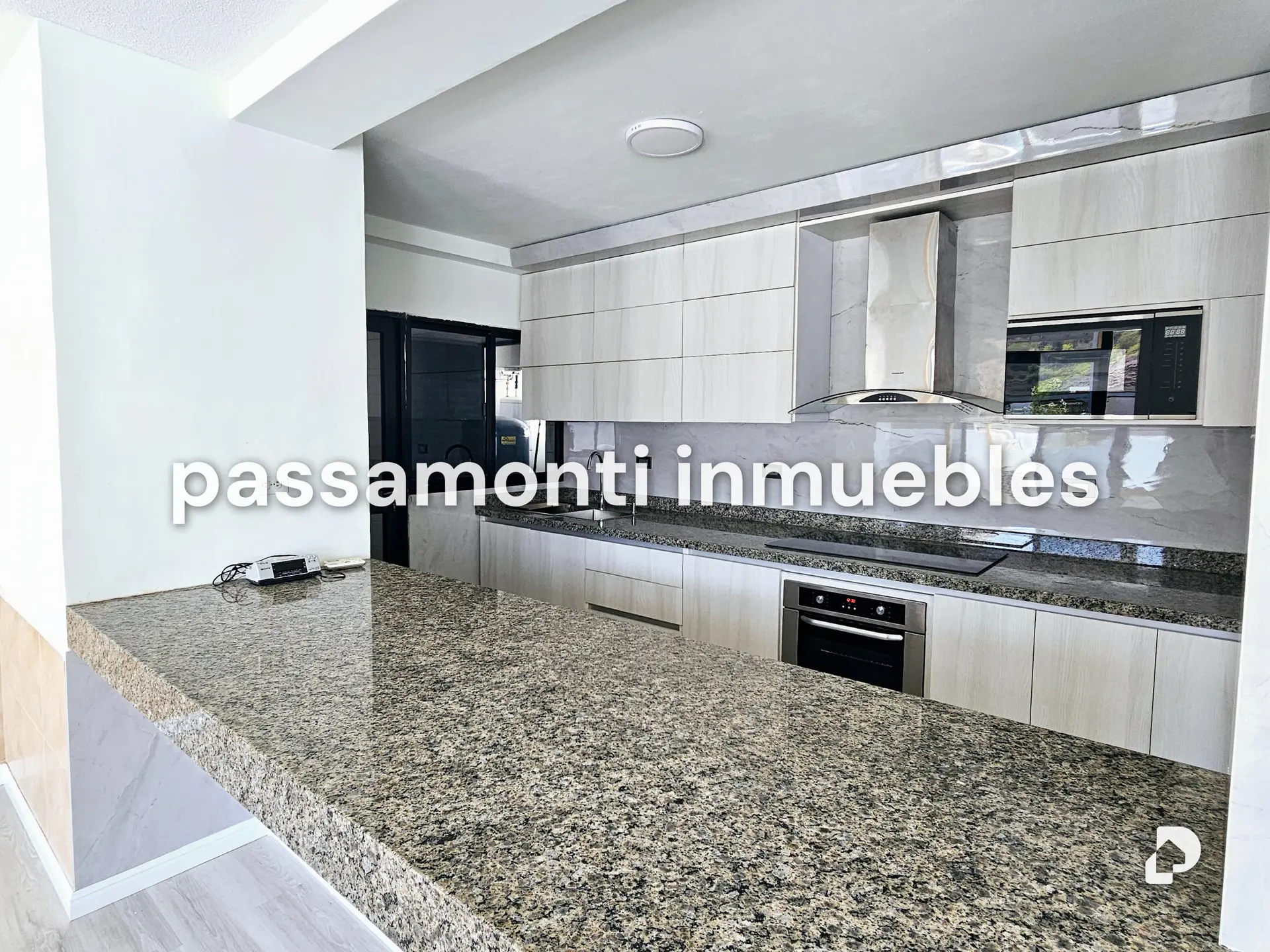 House in Paraiso, Pampatar – 9