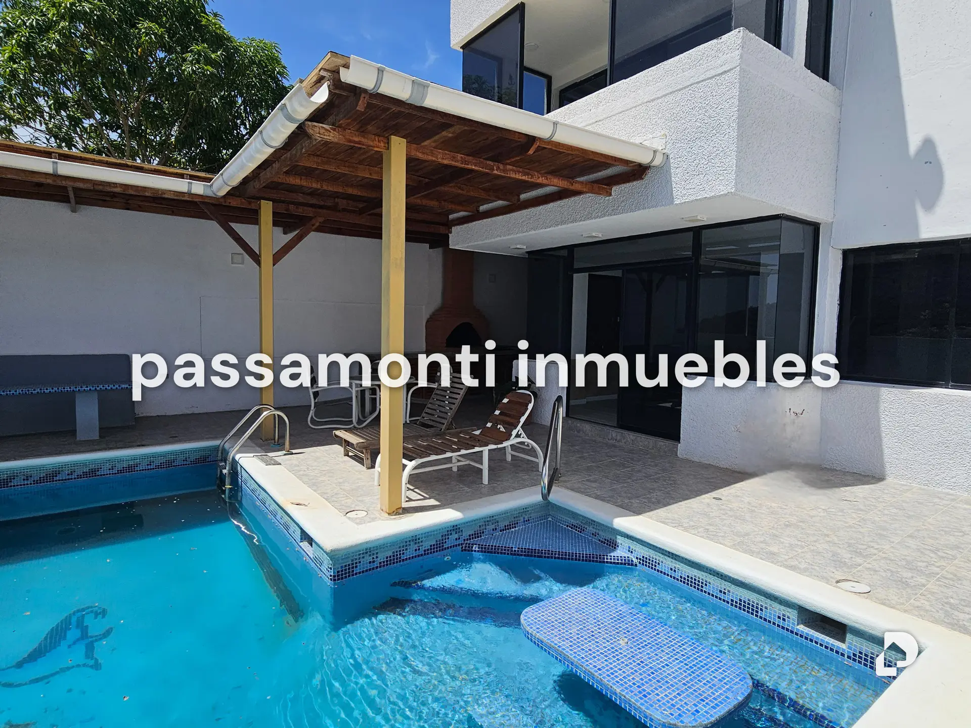 House in Paraiso, Pampatar – 2