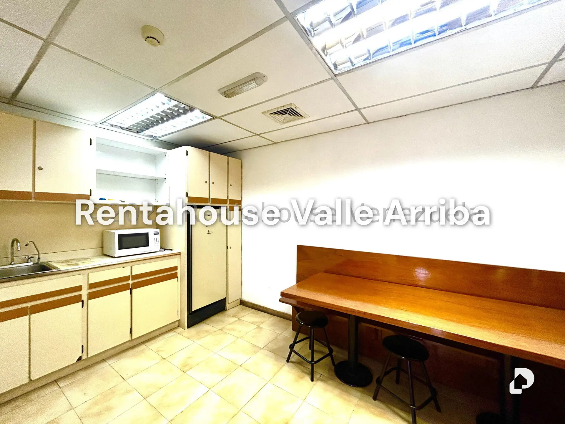 Office in Los Palos Grandes, Caracas – 16