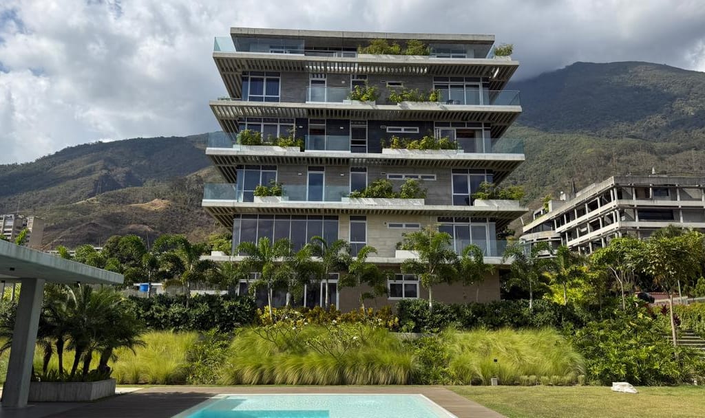 Apartamento en Altamira, Caracas - 1