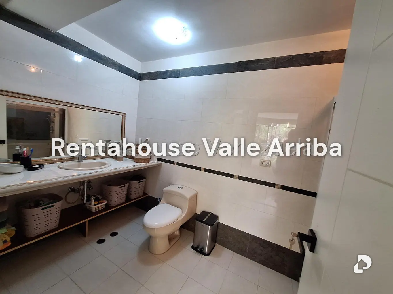 Casa en Villa Nueva Hatillo, Caracas – 27