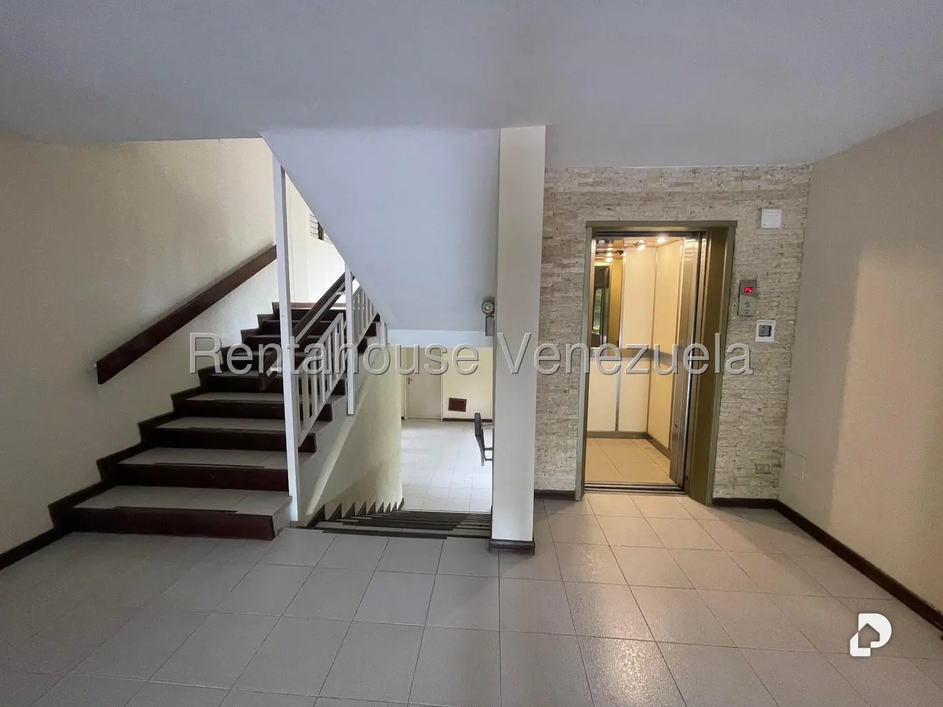 Apartamento en La Lagunita Country Club, Caracas