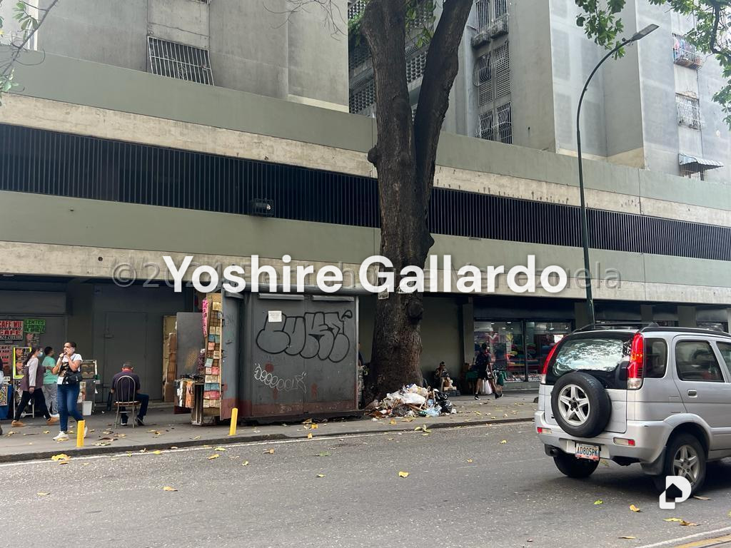 Local comercial en Parroquia La Candelaria, Caracas – 25