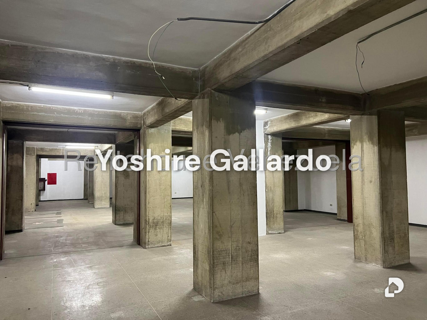 Local comercial en Parroquia La Candelaria, Caracas – 15