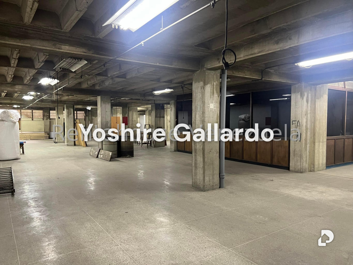 Local comercial en Parroquia La Candelaria, Caracas – 19