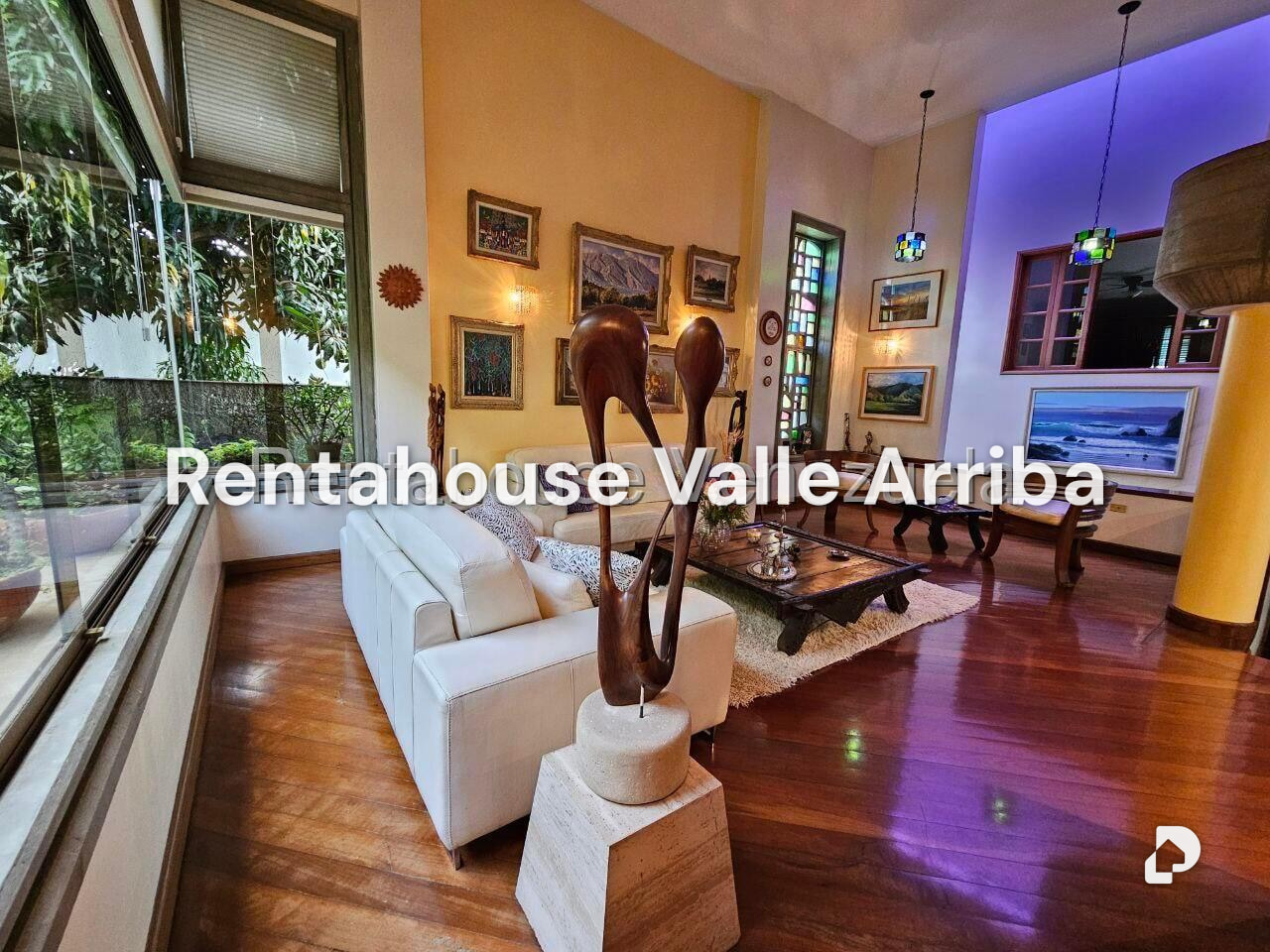 House in La Tahona, Caracas – 12