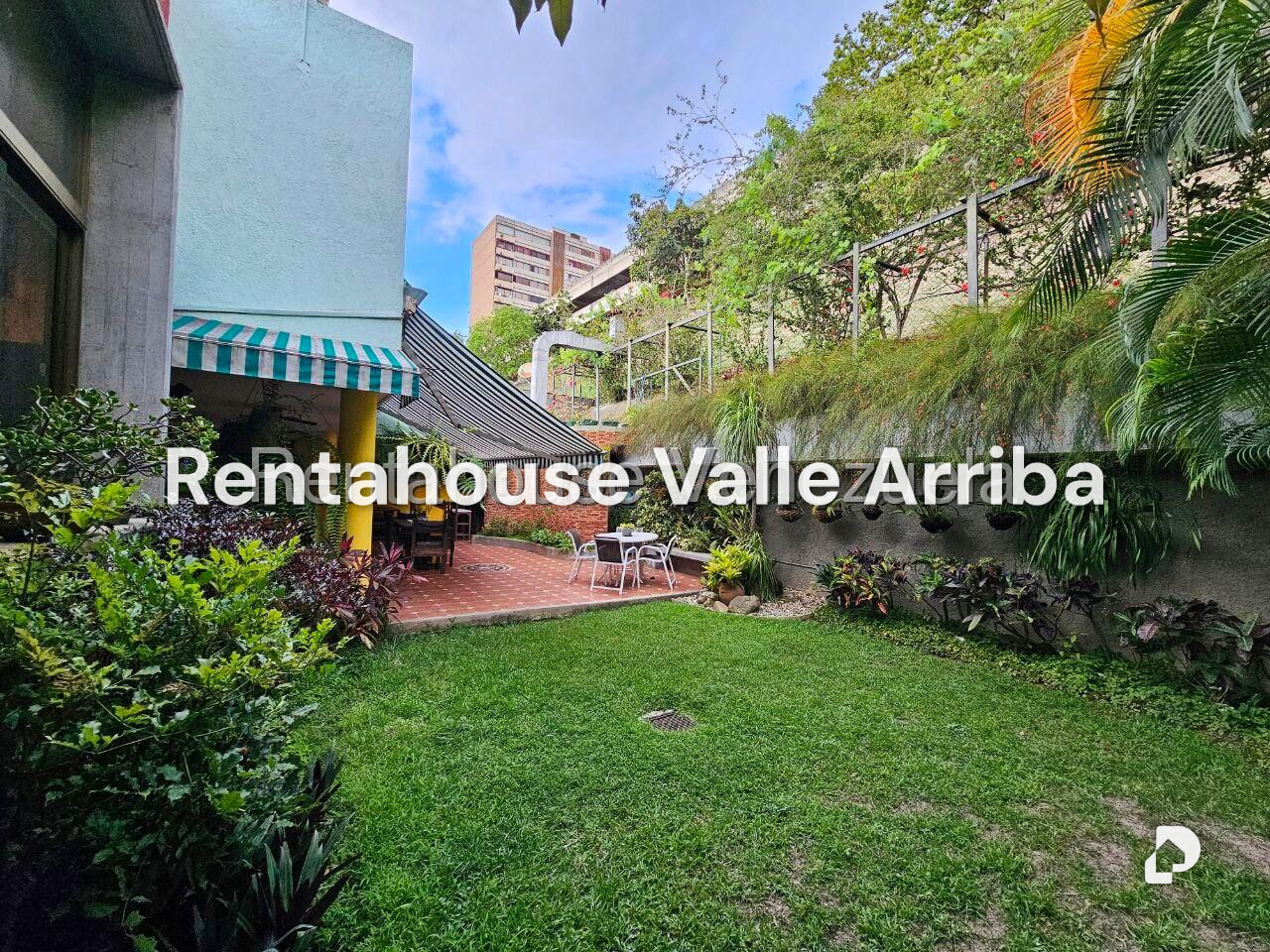 House in La Tahona, Caracas – 25
