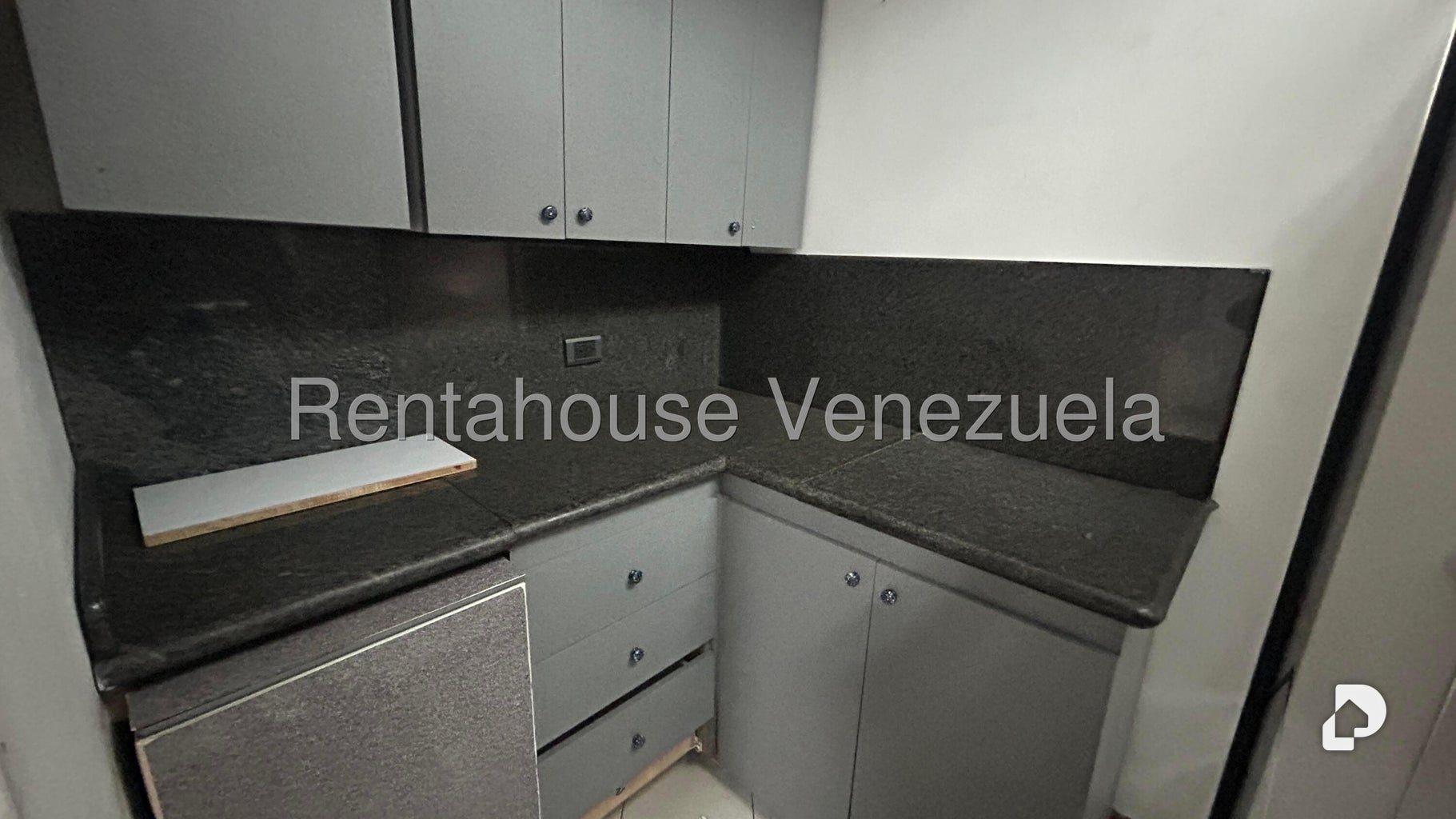 Oficina en El Rosal, Caracas – 18