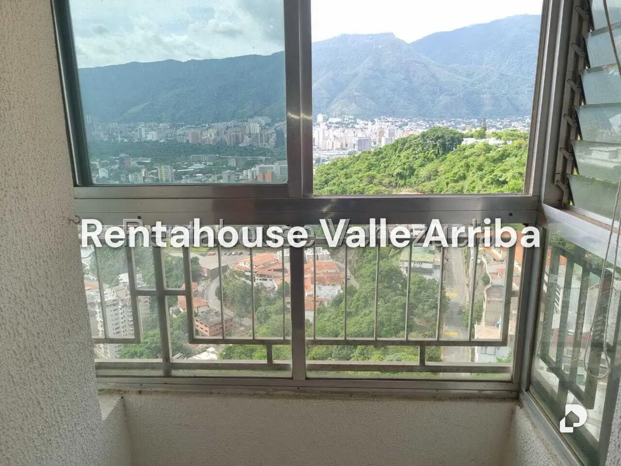 Apartamento en Colinas de Santa Mónica, Caracas – 26