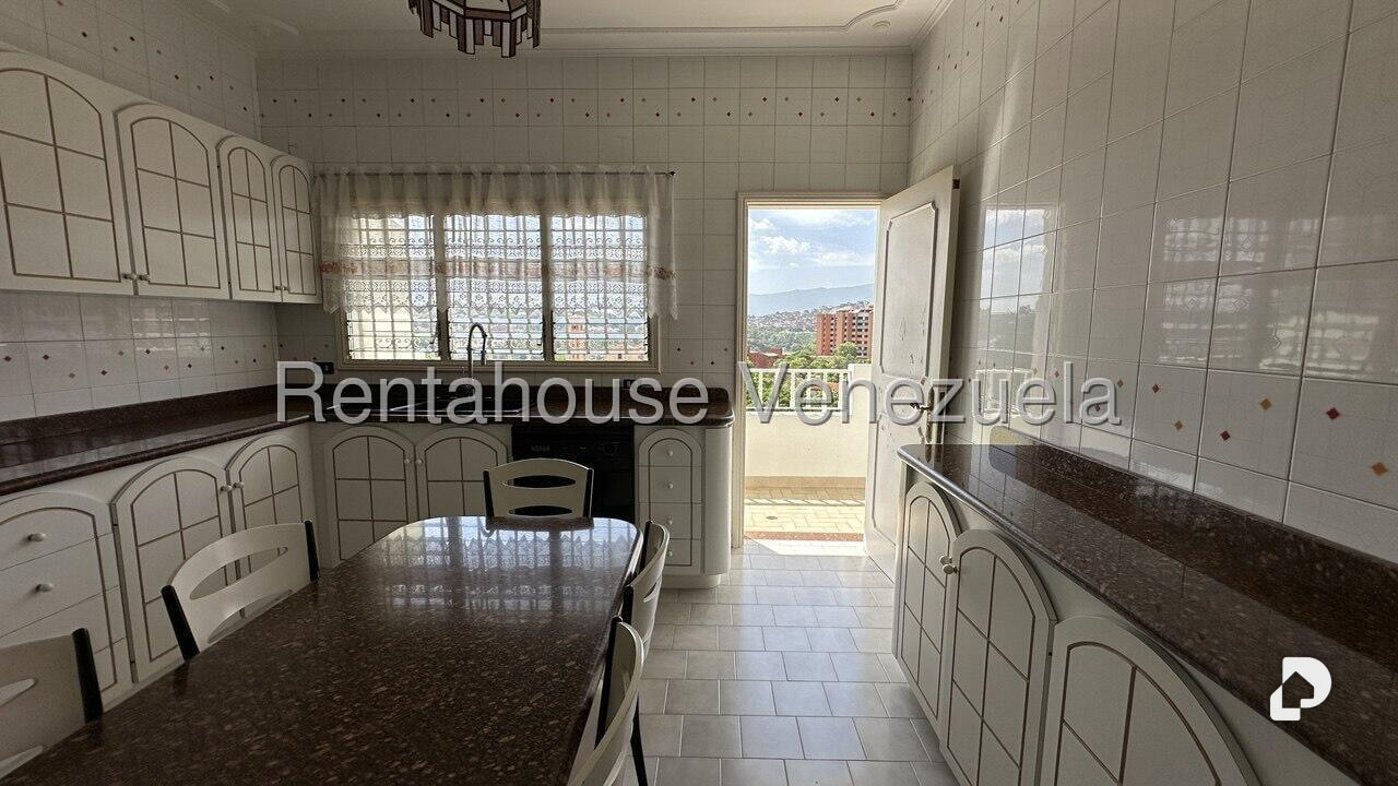 Casa en La Tahona, Caracas – 13