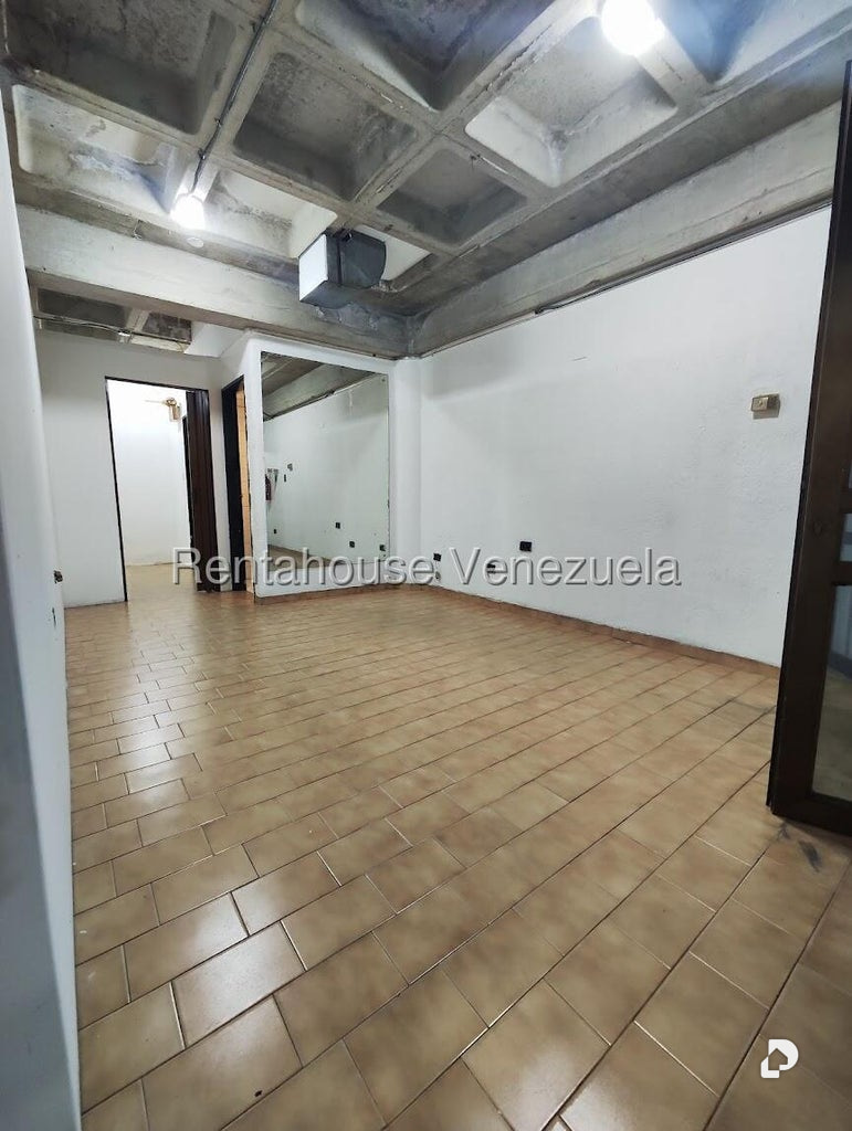 Local comercial en Los Dos Caminos, Caracas – 6