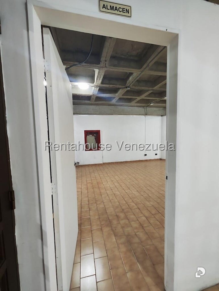 Local comercial en Los Dos Caminos, Caracas – 9