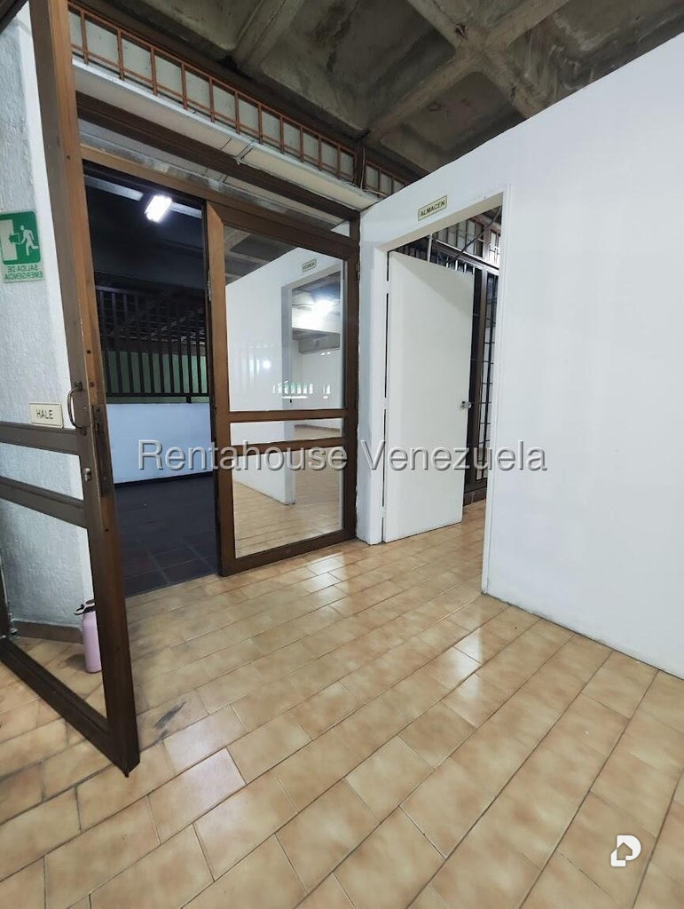 Local comercial en Los Dos Caminos, Caracas – 5