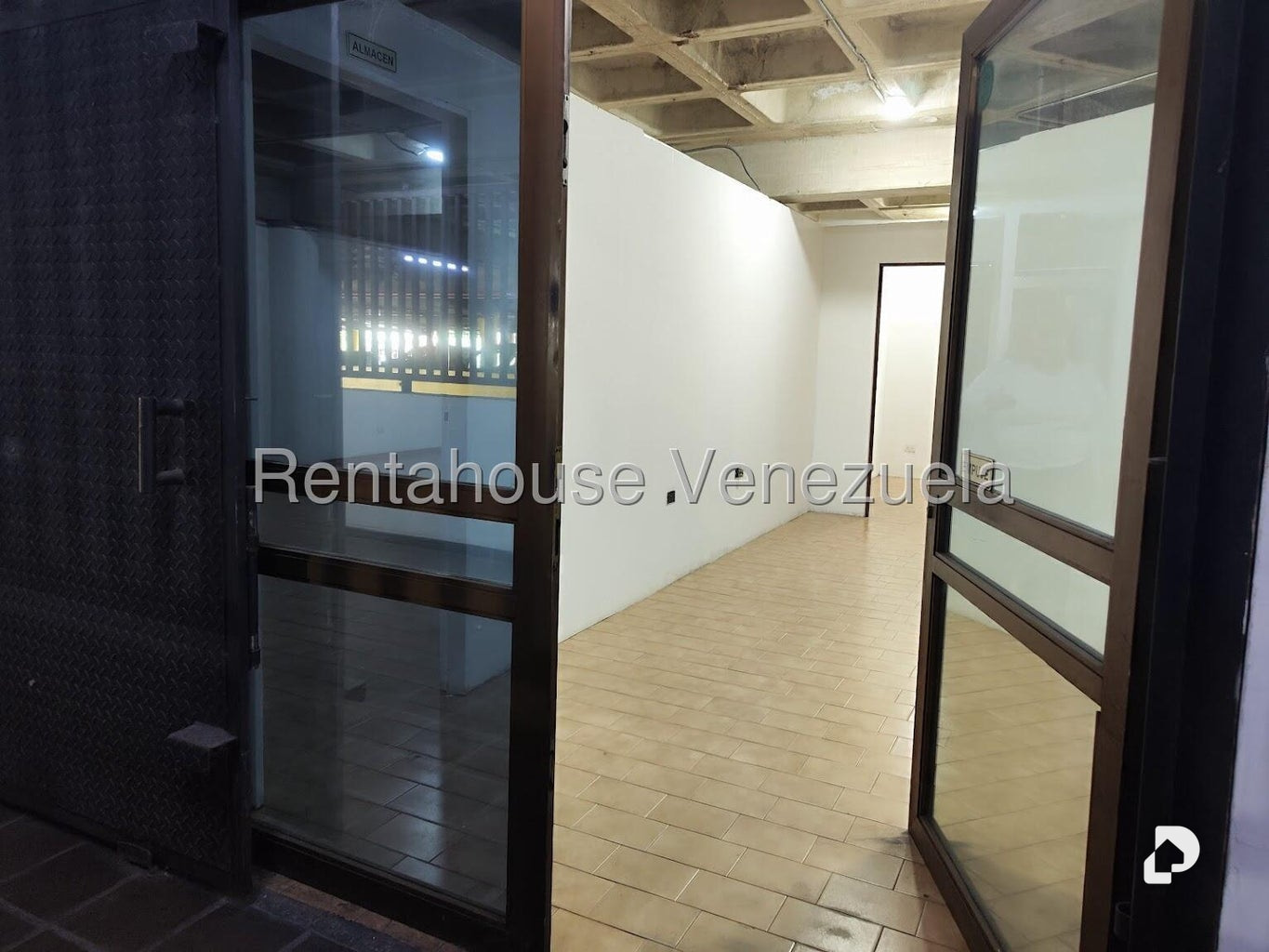 Local comercial en Los Dos Caminos, Caracas – 4