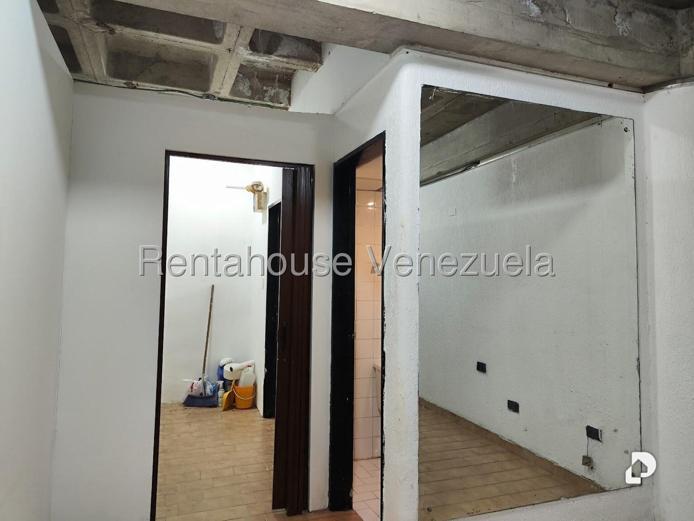Local comercial en Los Dos Caminos, Caracas – 8