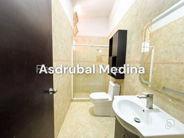 Casa en El Cafetal, Caracas – 24