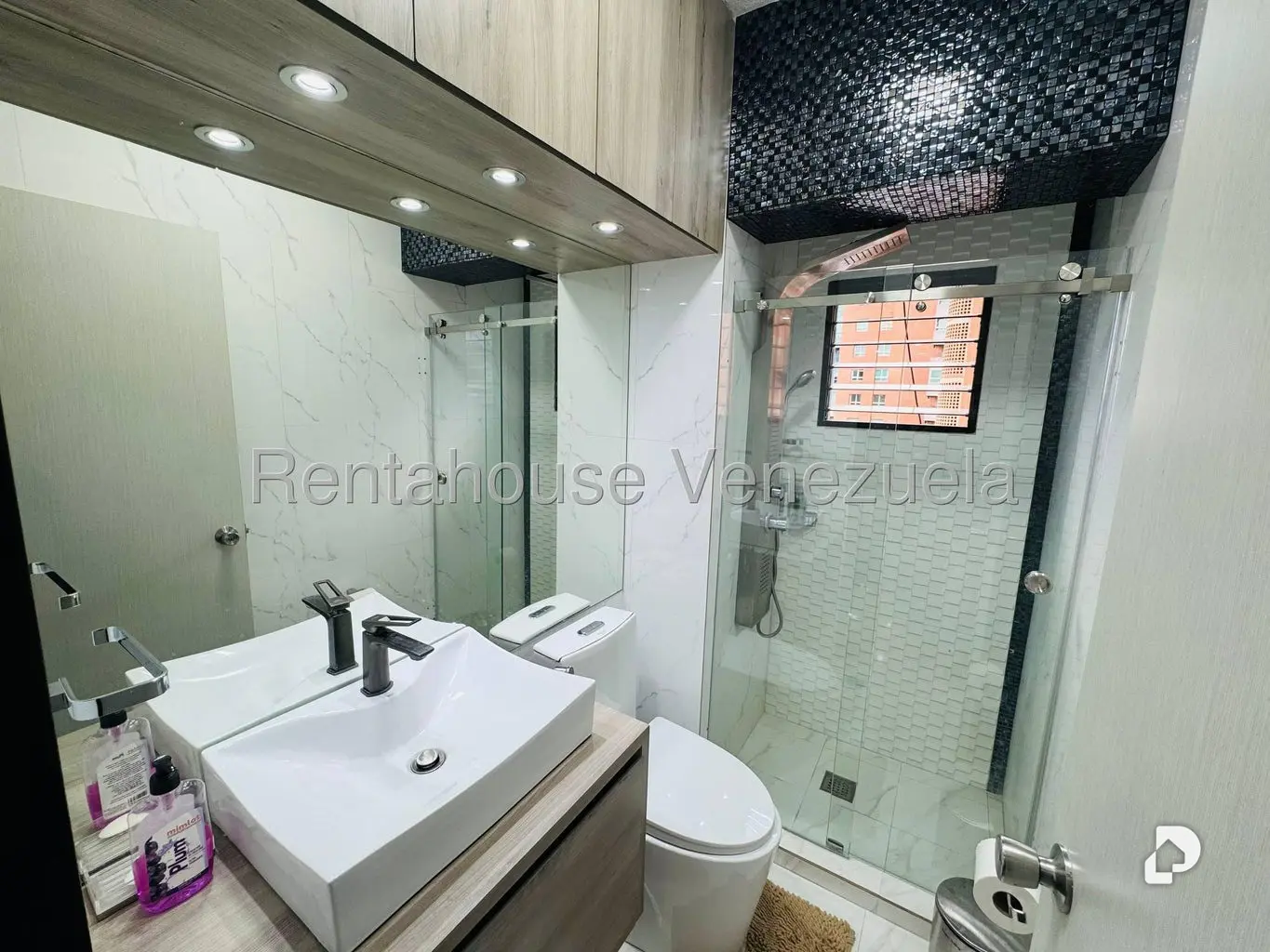 Apartamento en El Rosal, Caracas – 8
