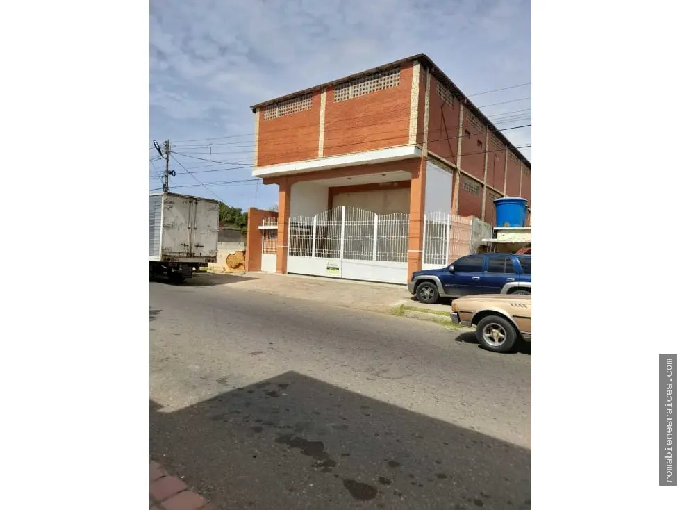 Galpón en Punto Fijo - 1
