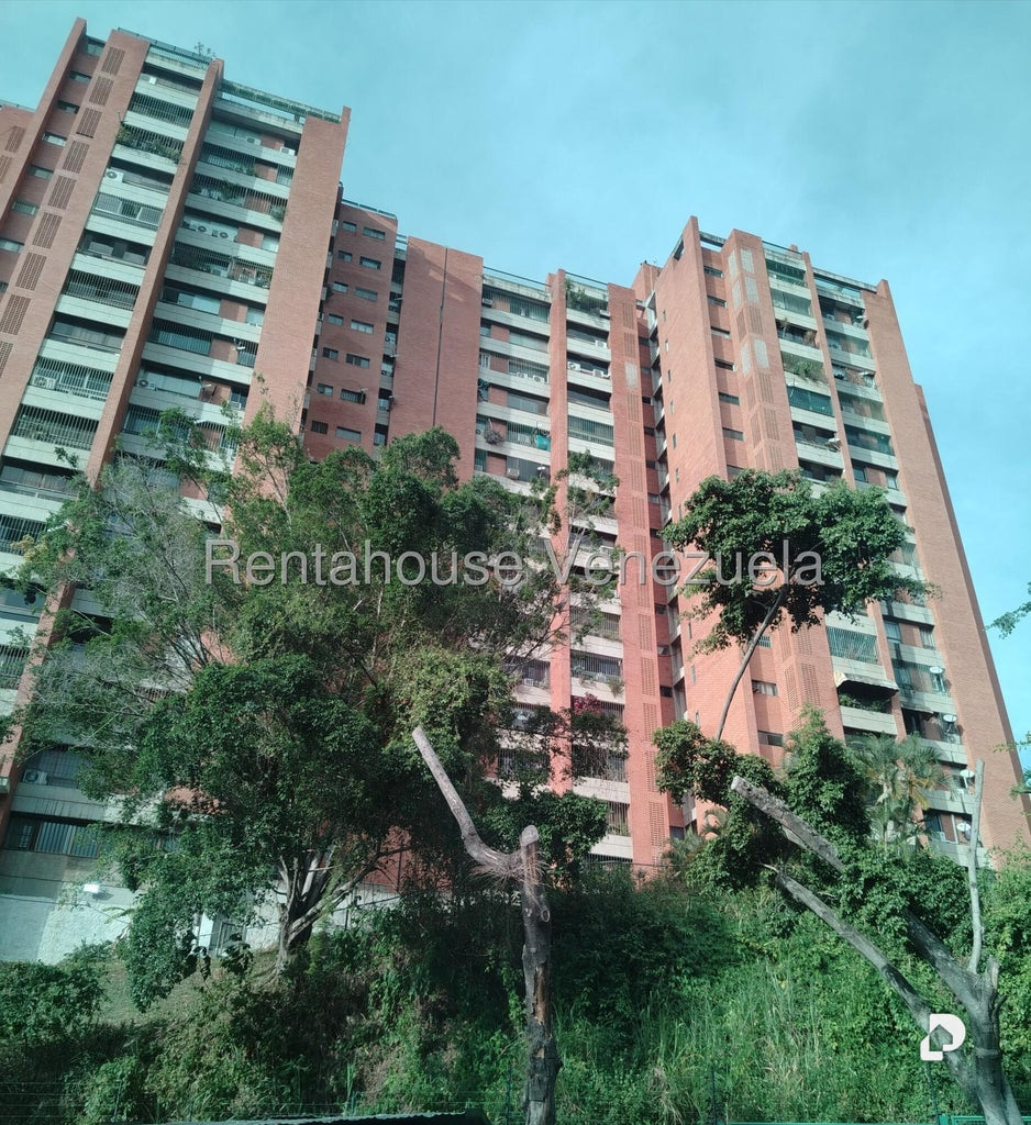 Apartamento en Prados del Este, Caracas – 2