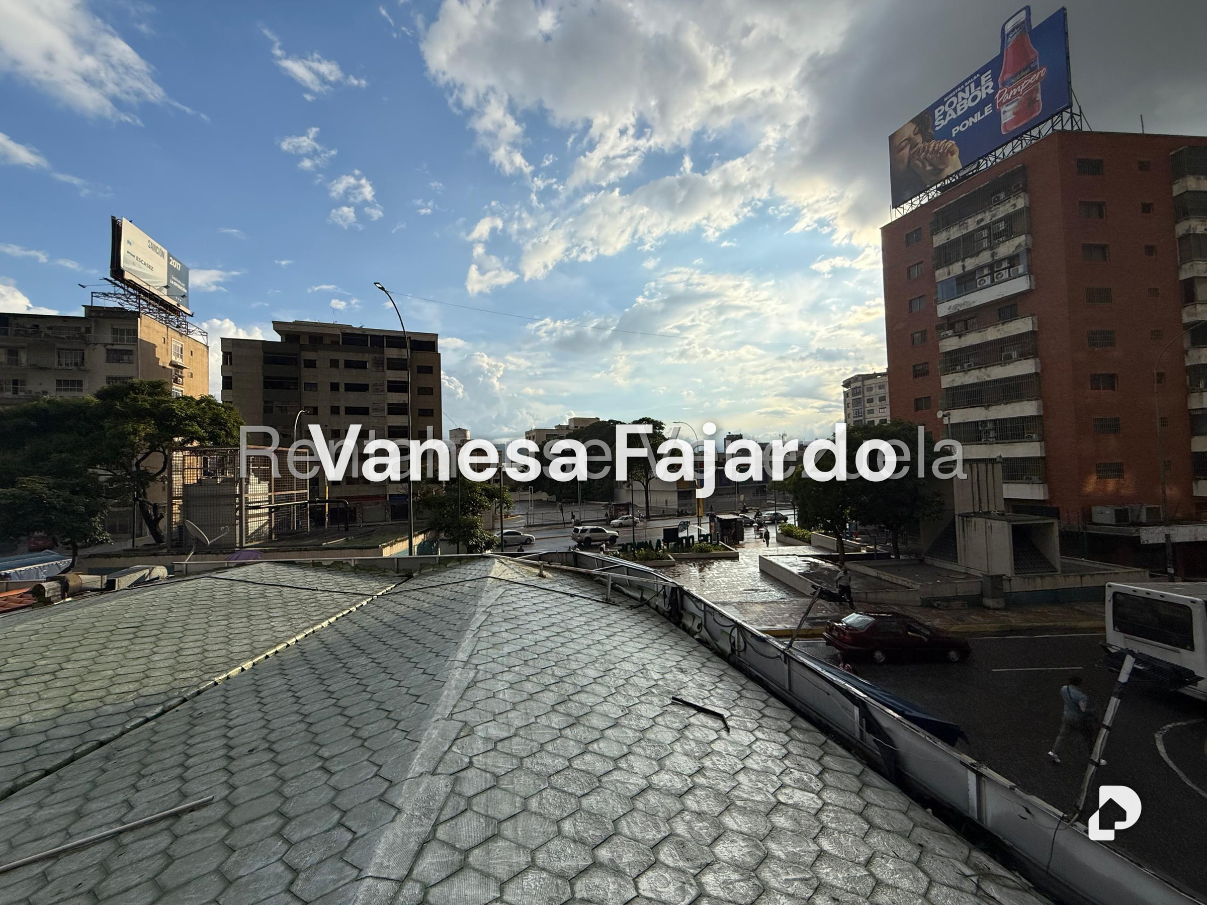 Terreno en Los Dos Caminos, Caracas – 11