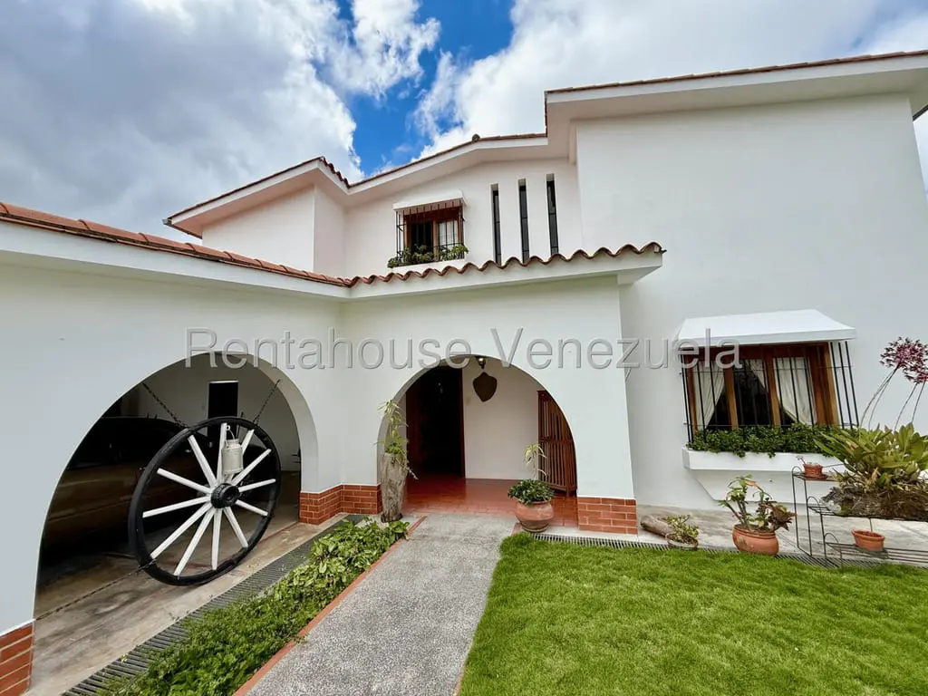 House in Lomas De La Trinidad, Caracas - 1