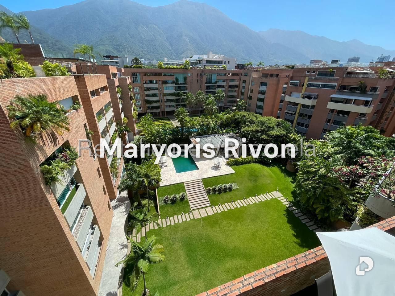 Penthouse en Campo Alegre, Caracas – 24